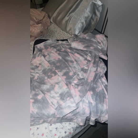 Adorable Pink and Gray Kids Pajama Set - Picture 1 of 3